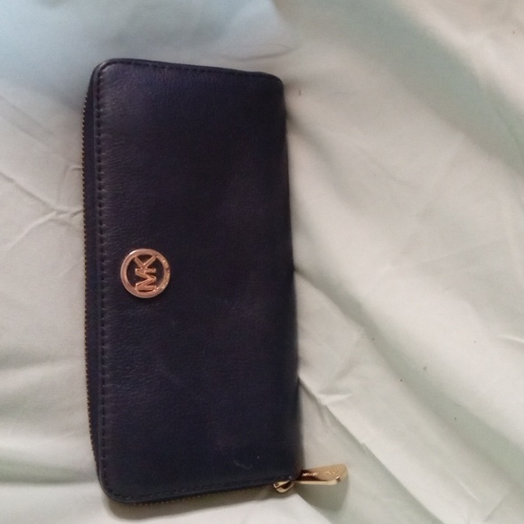 Navy blue Michael kors wallet - Picture 1 of 3